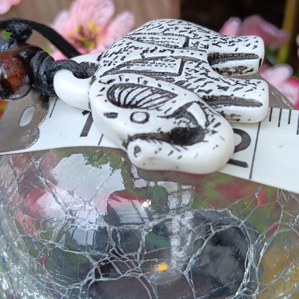 🆕️ARTISAN CARVED RESIN HIGHLY DETAILED ELEPHANT NECKLACE(EL3) - Picture 10 of 15